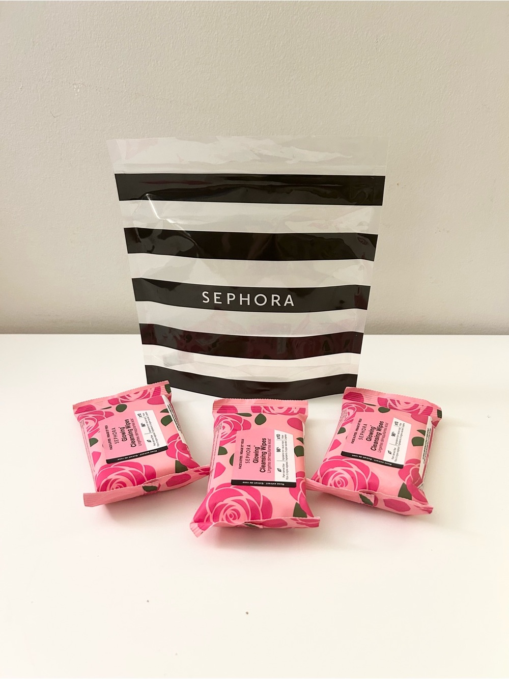 🌸SEPHORA COLLECTION Cleansing + Exfoliating Wipes in Rose with Pouch Mini x 3
